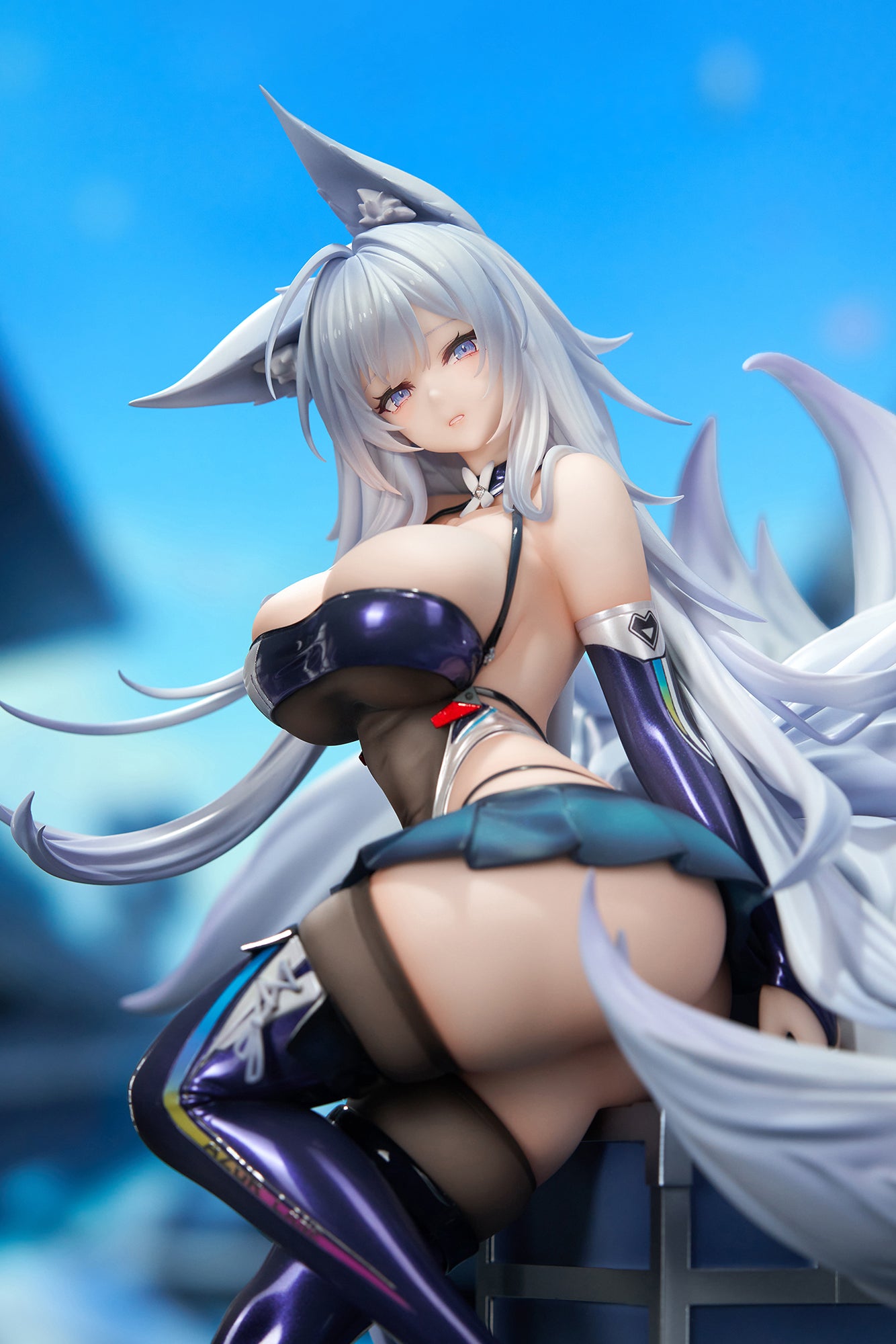 - Azur Lane - Shinano Moonlit Chrome Ver. Special Edition with LED Acrylic Display Case - Image 9