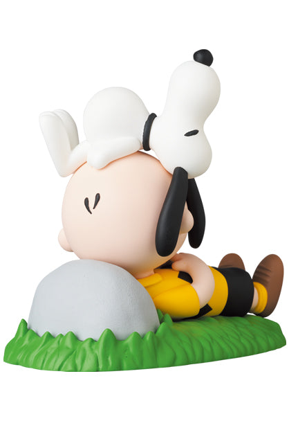 UDF PEANUTS Series 9 NAPPING CHARLIE BROWN & SNOOPY - Image 2