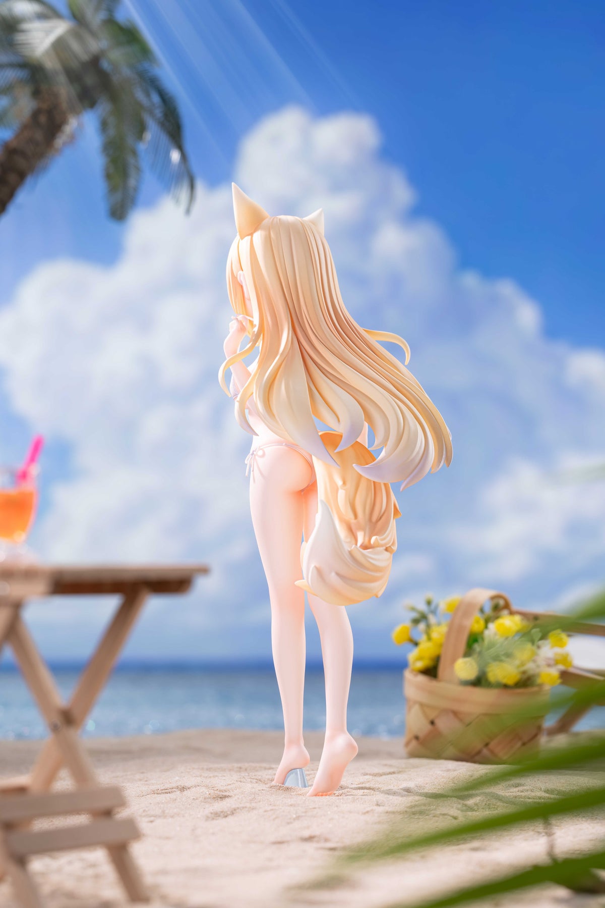 Yoyo, Seaside Holiday - Image 4