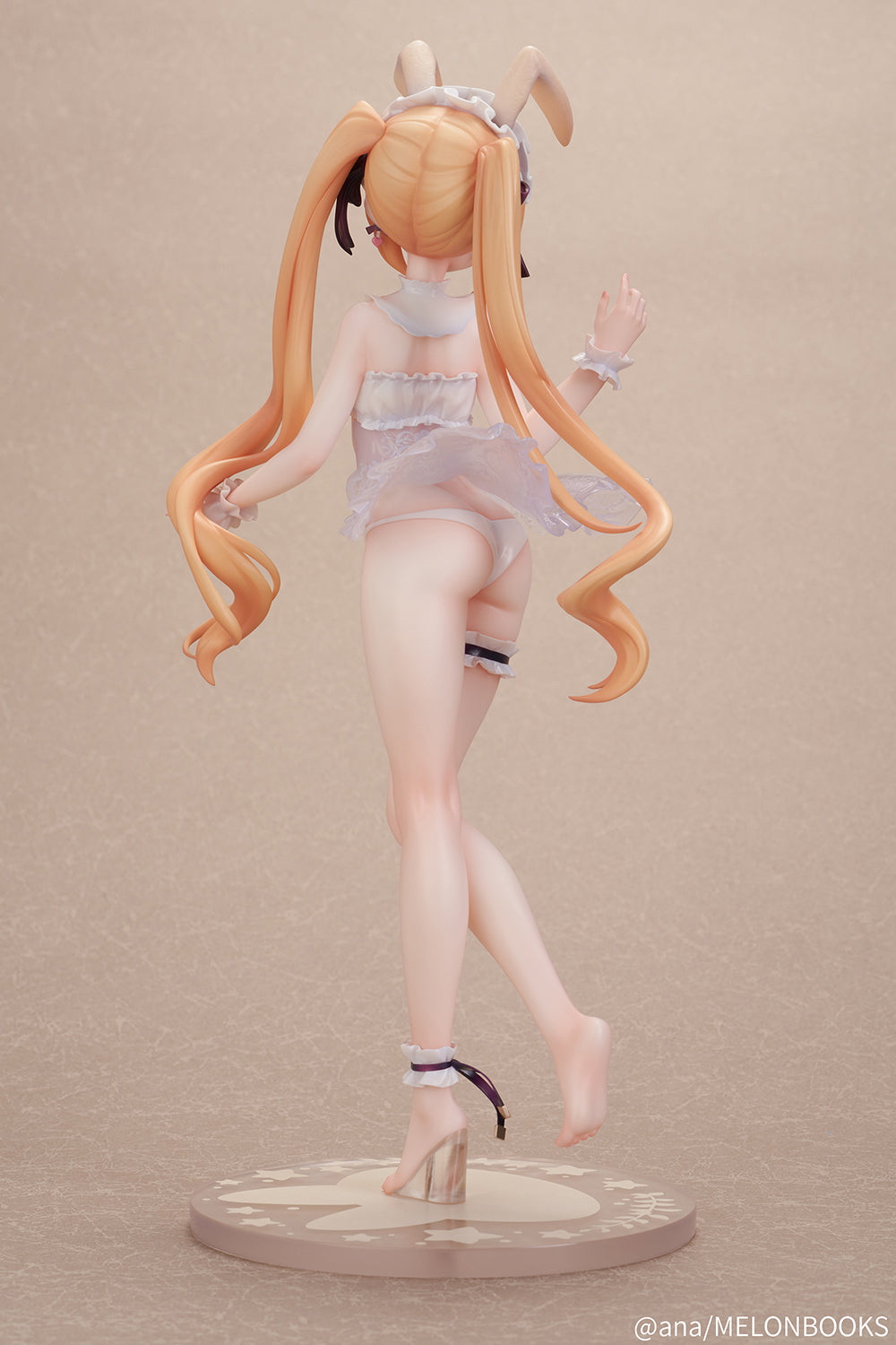 Bunny Girl Pia Illustrated by ana - Image 5